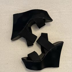 Black Chunky Heels (5.5”)