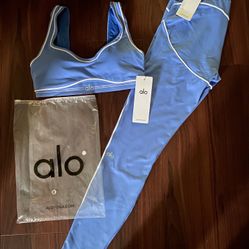 ALO Yoga Sky Blue Sports Bra and Leggings Set with White Striping