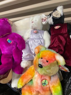 Lots n lots of beanie babies