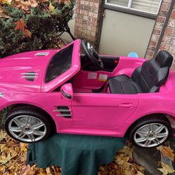  kids Battery Car Mercedes  can't Find The Charger Or The Remote