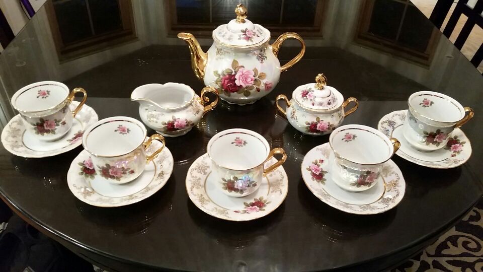 Czech Republic handmade Carlsbad Porcelain Gold Leaf Mother Of Pearl Tea Set