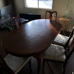 Full dinning table set