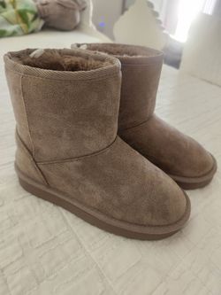 Girls comfy boots
