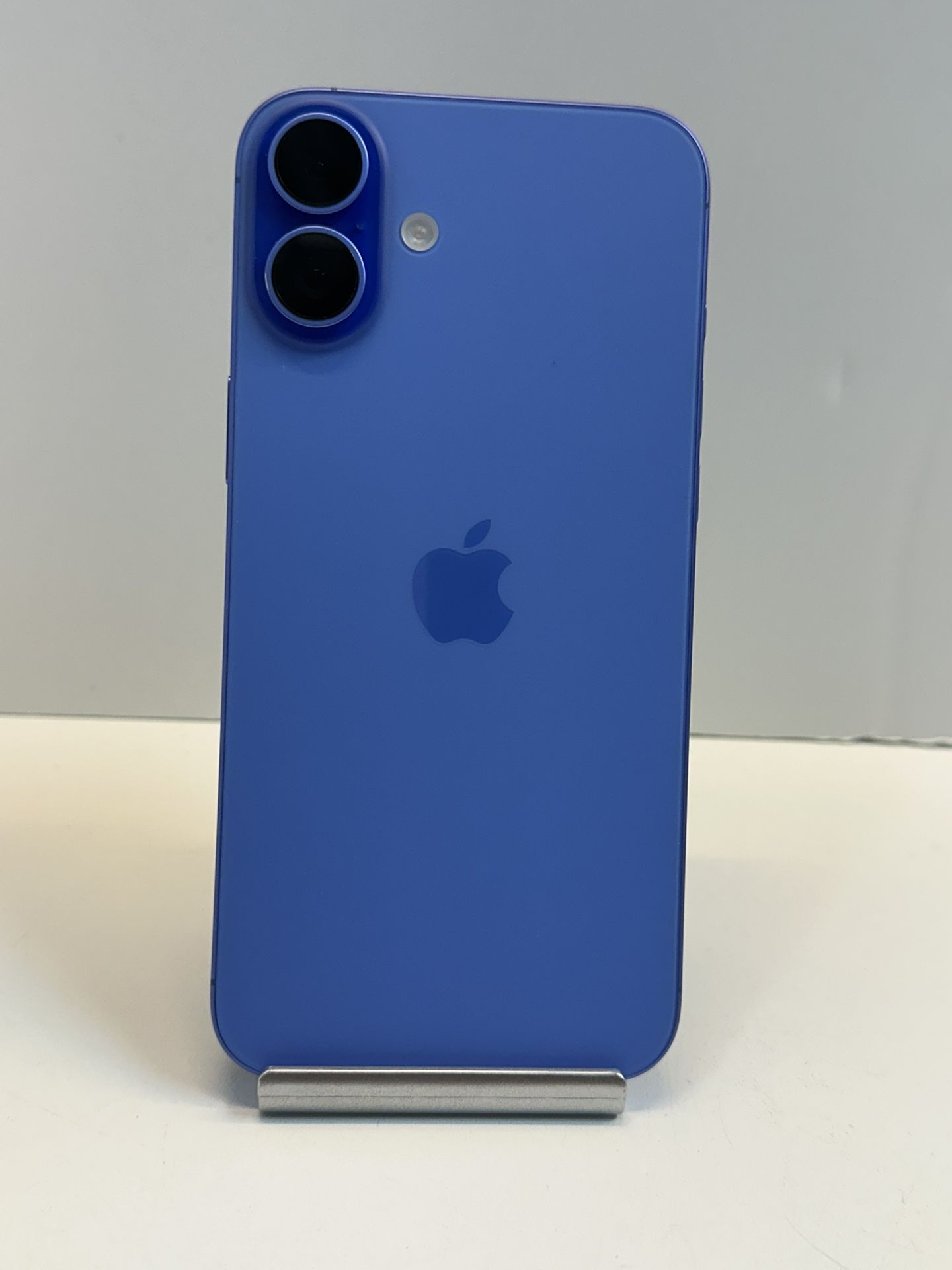 Apple iPhone 16 PLUS 128gb. ( Fully Unlocked )