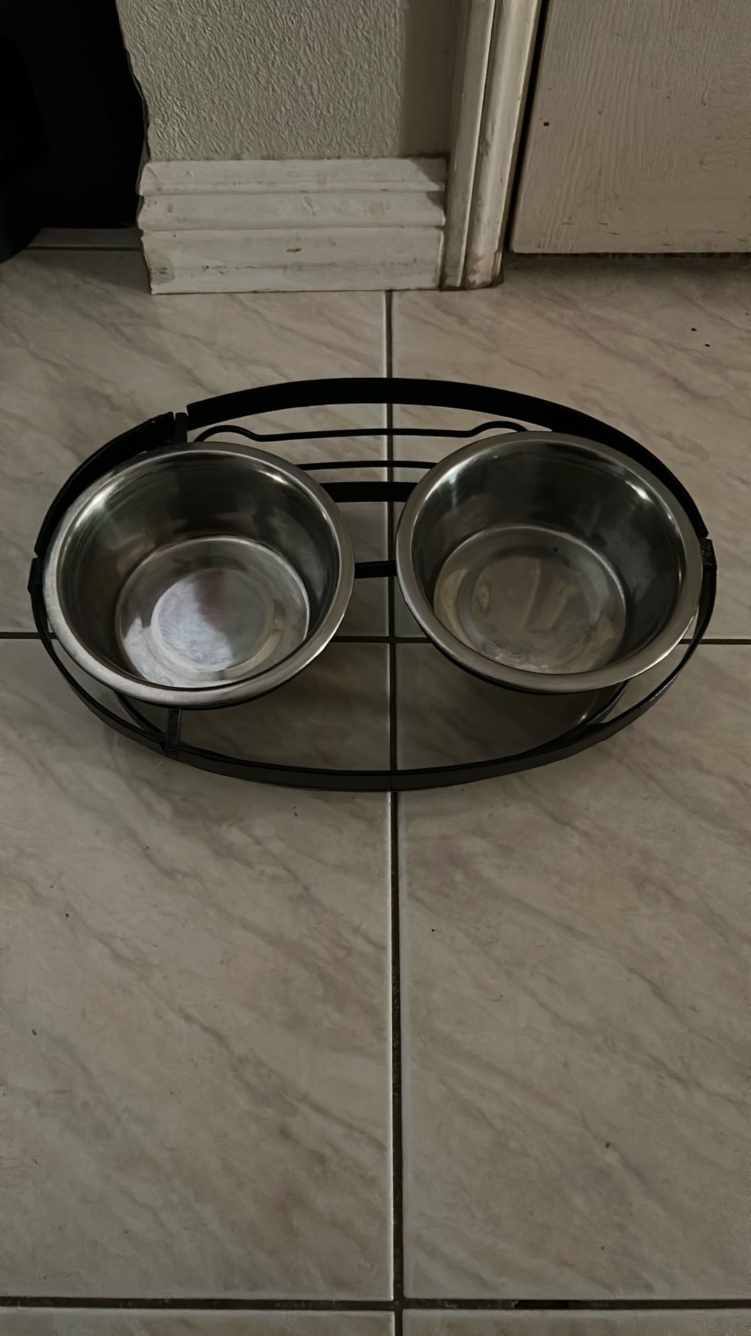 Doggie Bowl With Holder