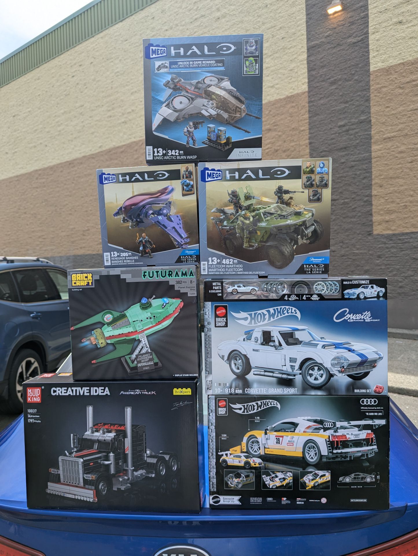 Brand new unopened 7 sets 160! Semi truck/cars/halo!!