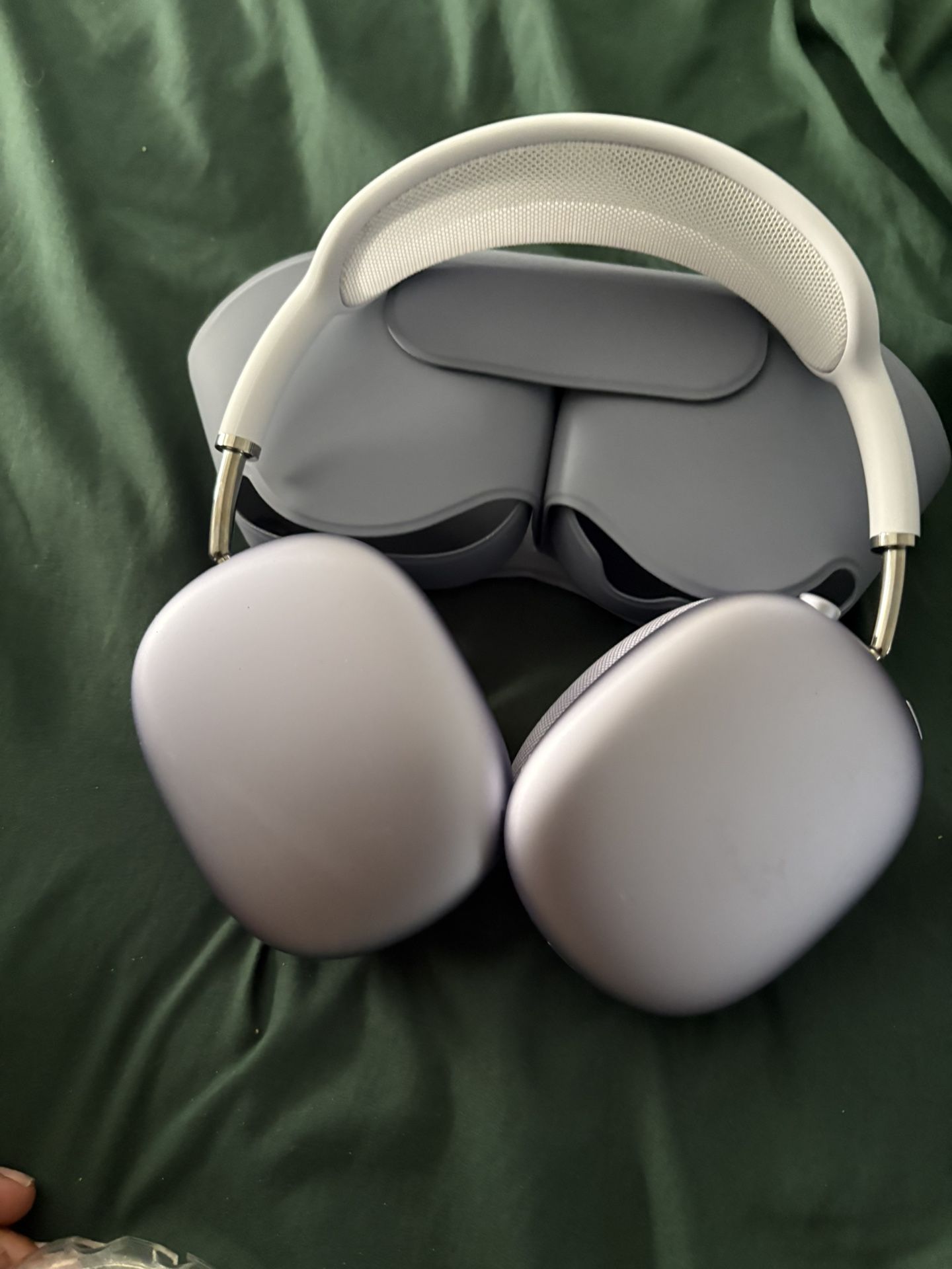 Apple AirPods Max Purple