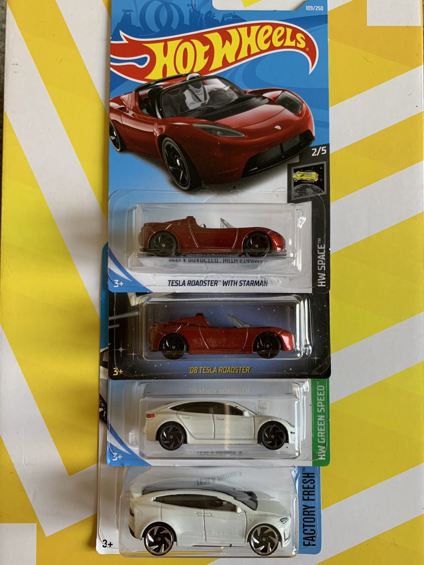 Hot wheels Tesla - Set of 4