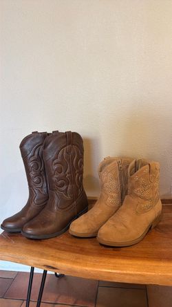 Cowgirl boots size one