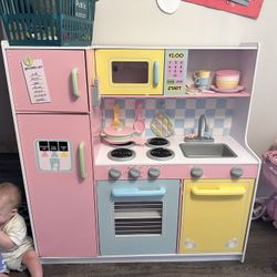 KidKraft Play Kitchen