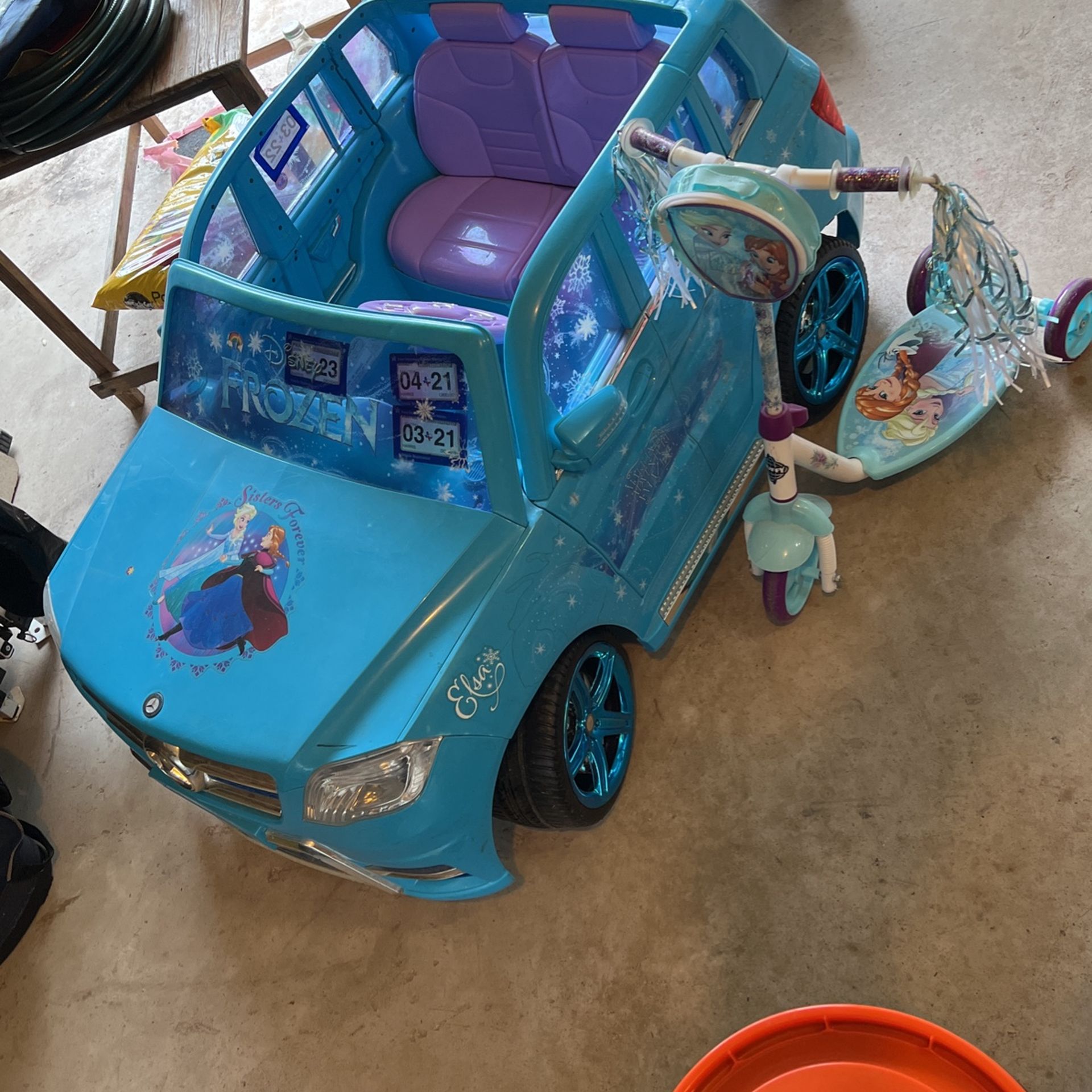 Frozen Elsa & Ana Kids Car