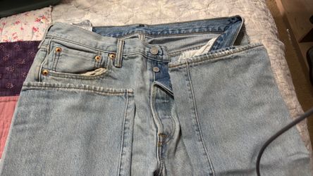 501 button fly levi W 34. L 29