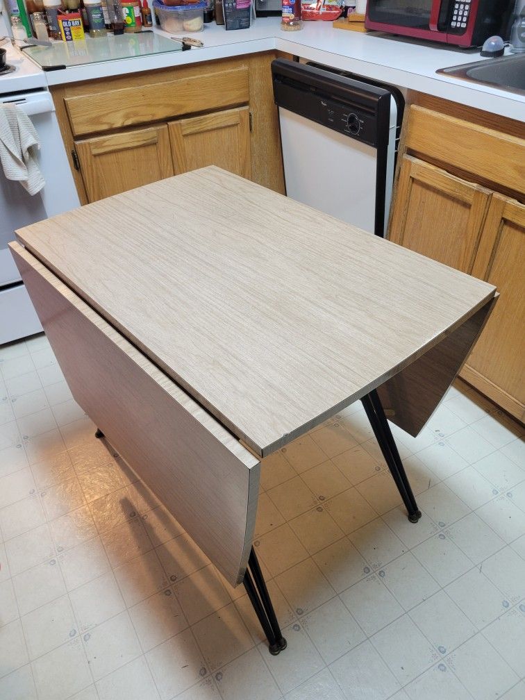 Drop Leaf 70s Table And Chairs
