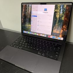 Macbook Pro 2023 14” Apple M3 Pro 18GB RAM 512gb Memor