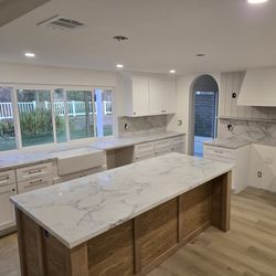 Countertop Installation & Slab Fabrication 