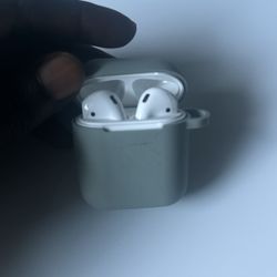 AirPods & Apple Watch !!