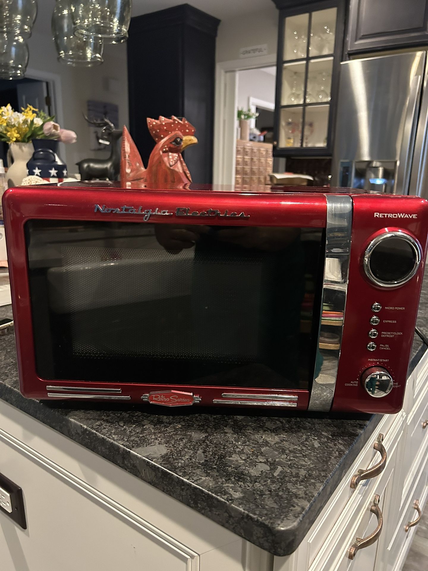 Nostalgia Red Microwave