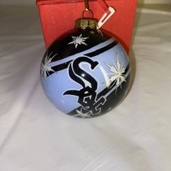 MLB Chicago White Sox Glass Ball Ornament