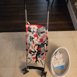 Stroller And Newborn Baby Bath 