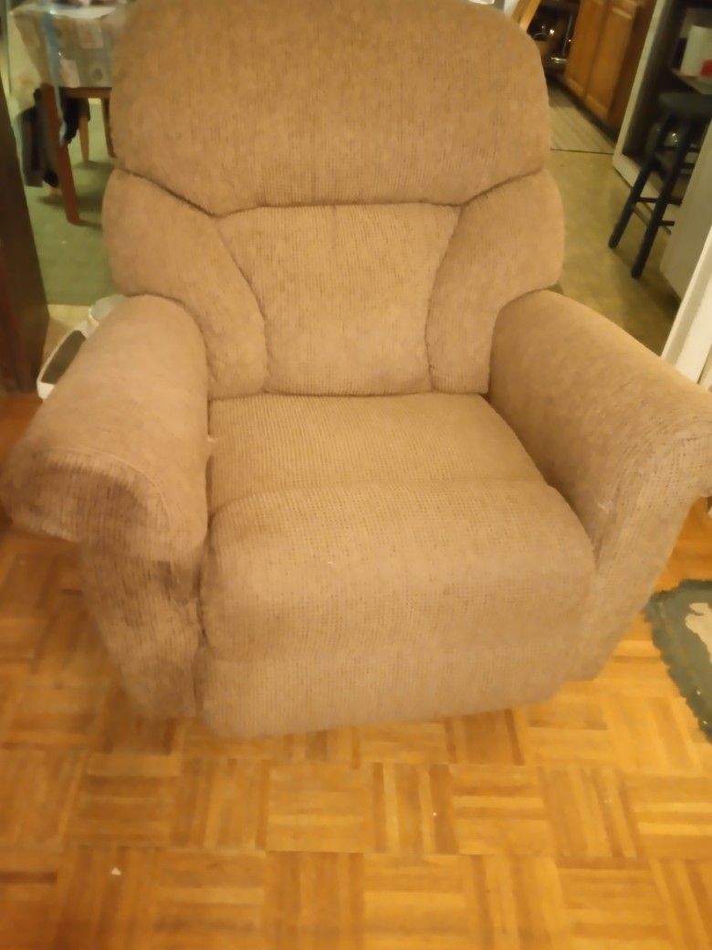 LARGE LA-Z-BOY RECLINER