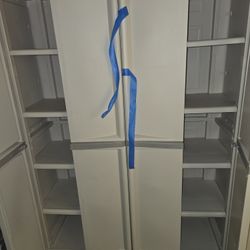 wardrobe of 4 shelves 