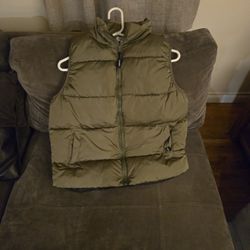 New Little Bipsy Puffer Vest Size Medium 