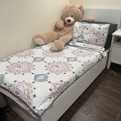 Twin Size Bed 