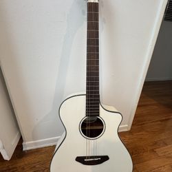Breedlove Acoustic/Electric Guitar - Pursuit Concert Series WH