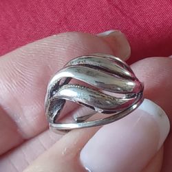 Vtg.BEAU STERLING SILVER OPEN DOME UNIQUE RING- SZ5-7