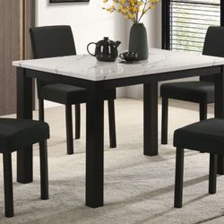 Resia 5 Piece Dining Set! 