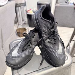 Nike Shoes For Men.  Size 11.  Hyperlive Tennis Shoe. Great Shape 