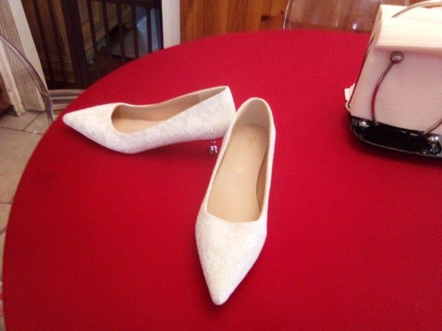 White Wedding Shoes Size 7 Never Worn