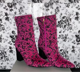Women’s pink boots