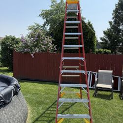 10 Foot Fiberglass Step Ladder