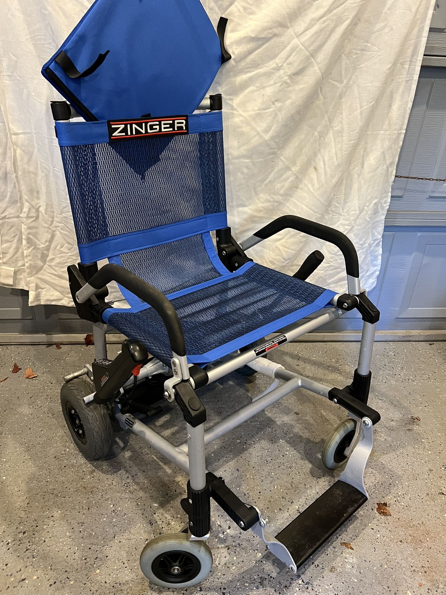 Zinger mobility chair