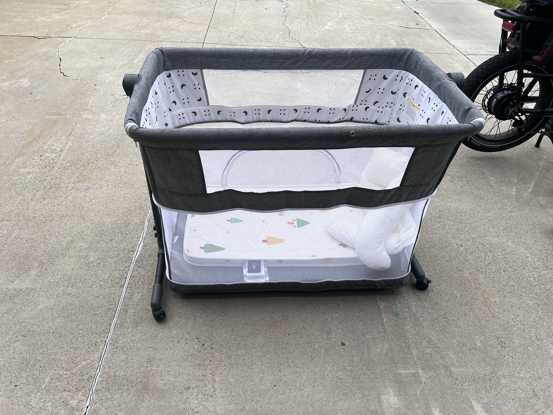 Mobile Baby Crib