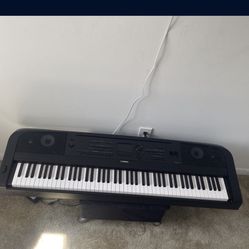 2021 LATEST MODEL DGX 670!!! Comes With Power Cord 