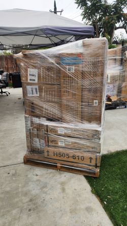 pallets de mercancia de muebles