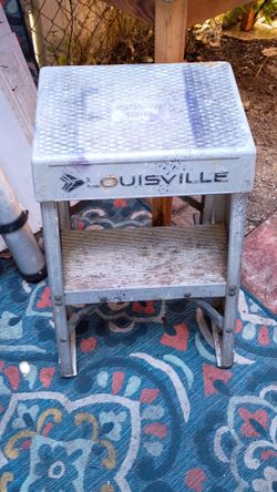 Louisville 2 step ladder