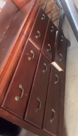 Sleigh wood queen sz bedroom set
