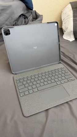 Logitech Combo Touch for 12.9/13 inch Apple iPad (Pro)