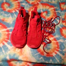 Red Pumas Size 7y