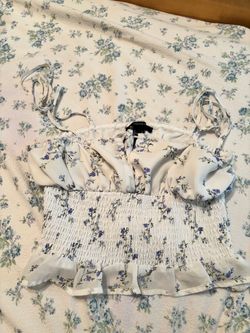 Forever 21 Floral Smocked Crop Top
