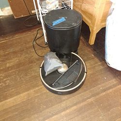 Uoni Vacuum Robot.