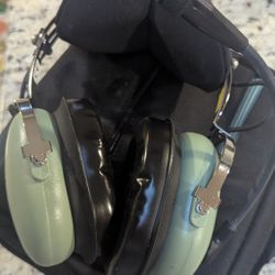 David Clark H10-13.4 Headset w/David Clark Headset Bag