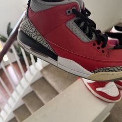 NIKE AIR JORDAN’S 