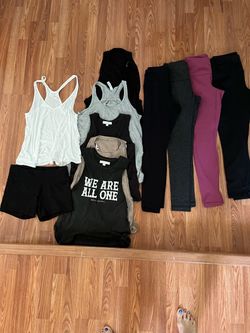 LOTS of yoga clothes for $15!!!!   Ladies Yoga / workout clothes.  Size Small. In Excellent Condition