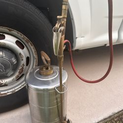 B&G 2 Gallon Sprayer