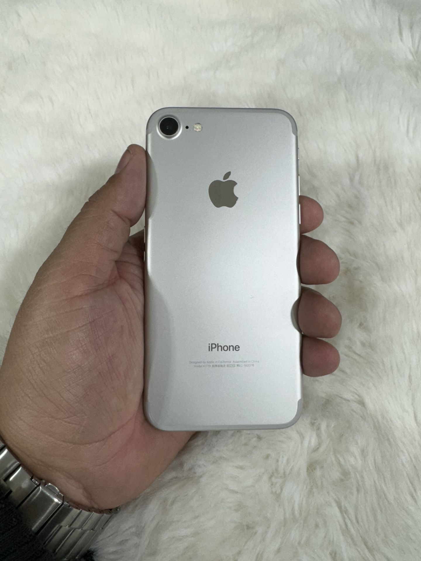 Apple iPhone 7 32GB Unlocked $95