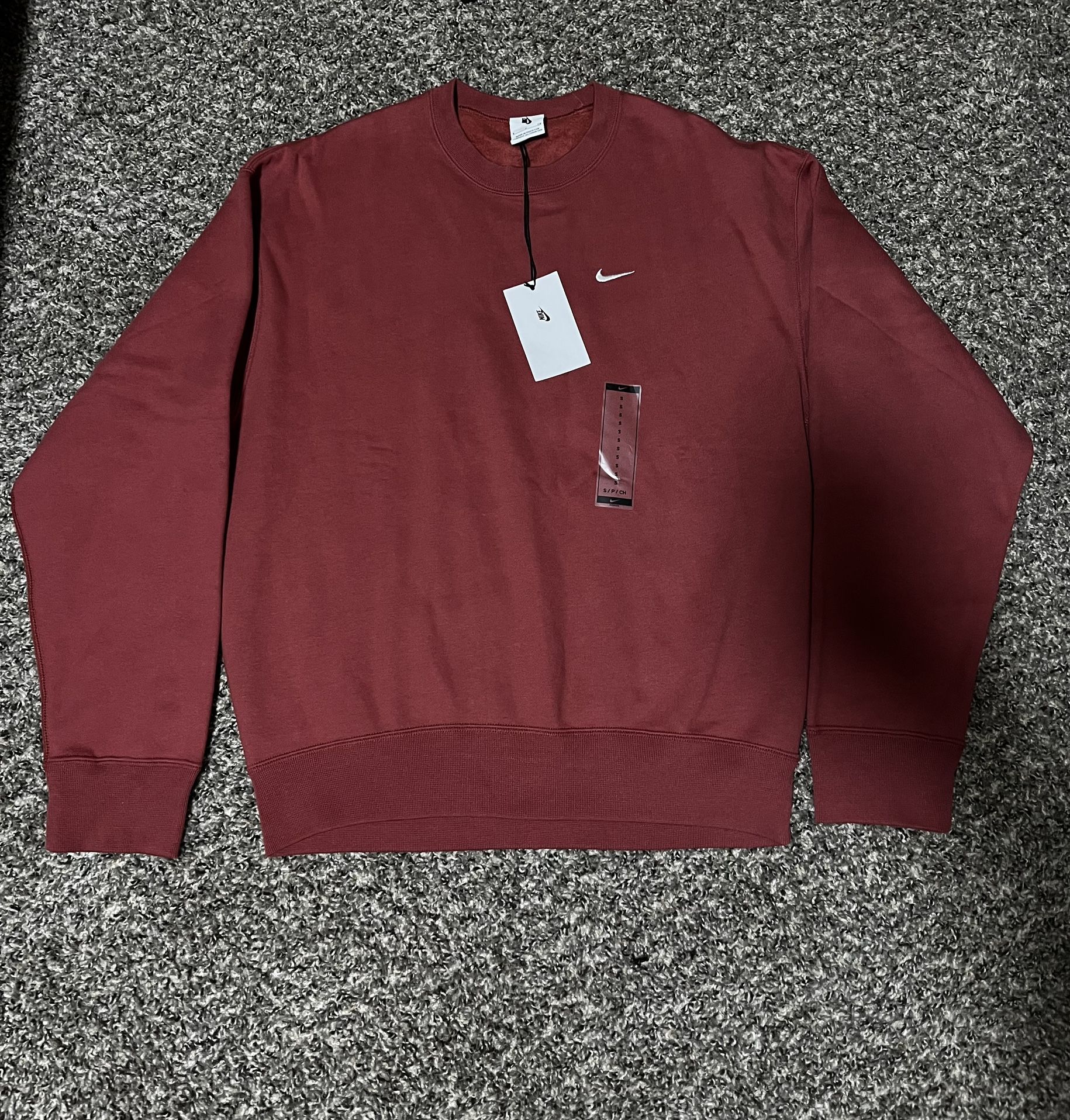 brand new nike sweatshirt for 50$